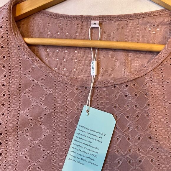 NWT eyelet top with ruffle sleeves, light pink - Picture 5 of 6